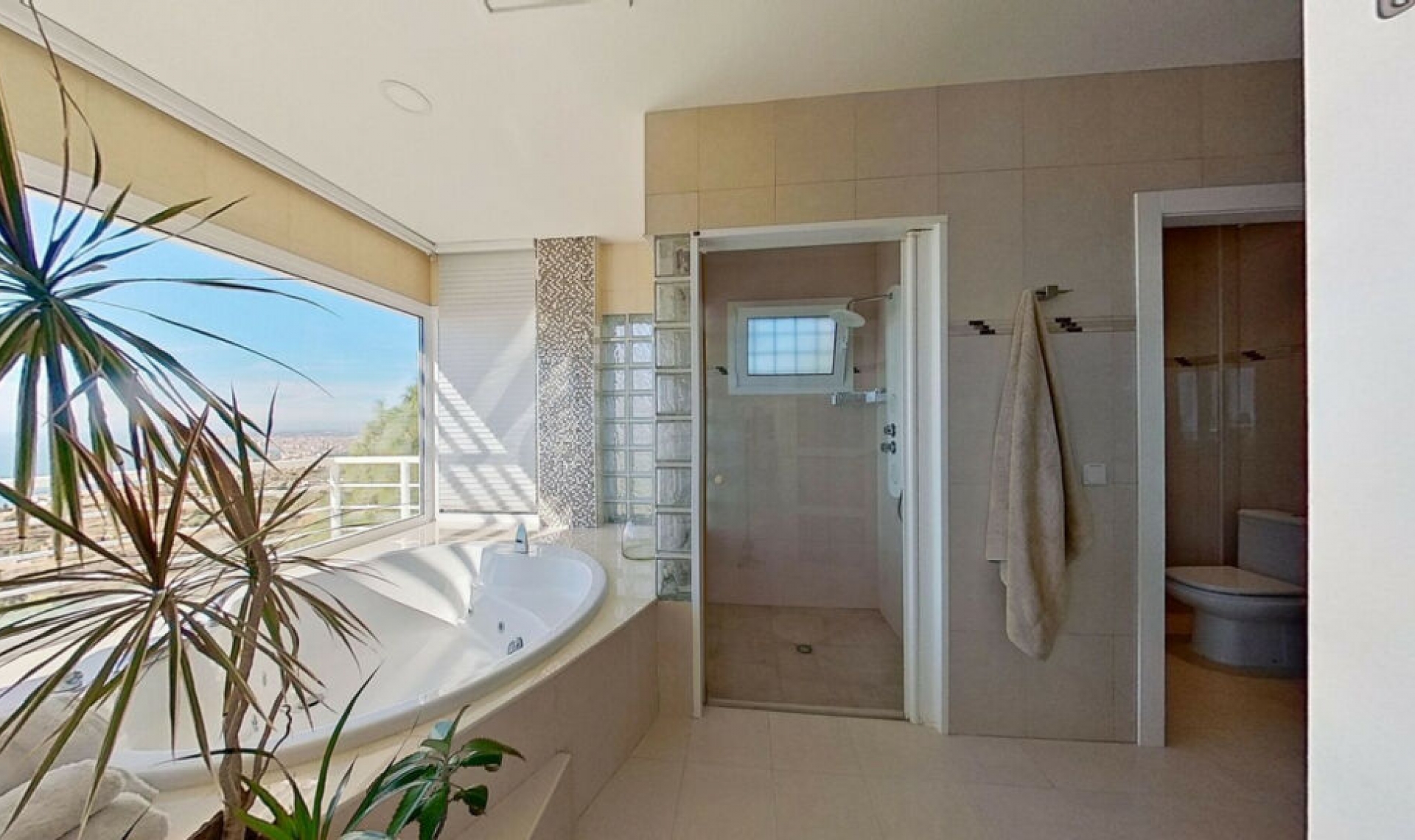 Resale - House -
Benalmadena