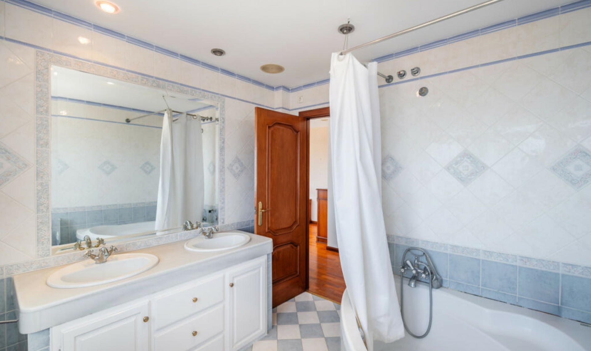 Resale - House -
Benalmadena