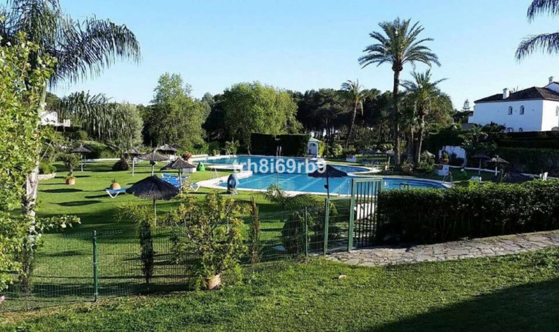 Resale - House -
Benamara