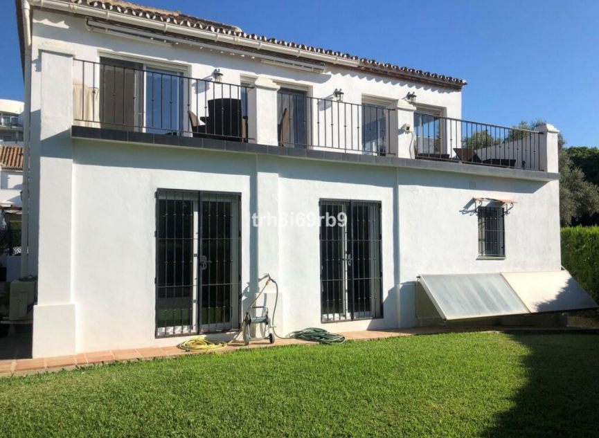 Resale - House -
Benamara
