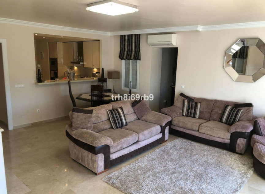 Resale - House -
Benamara