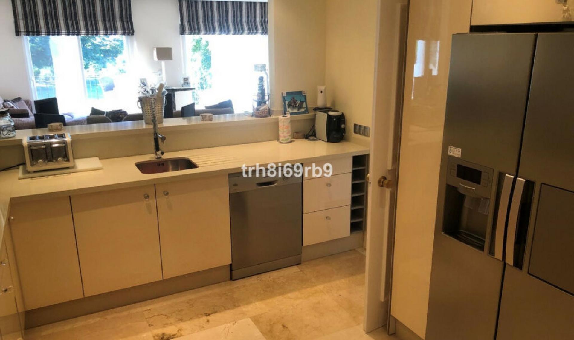 Resale - House -
Benamara