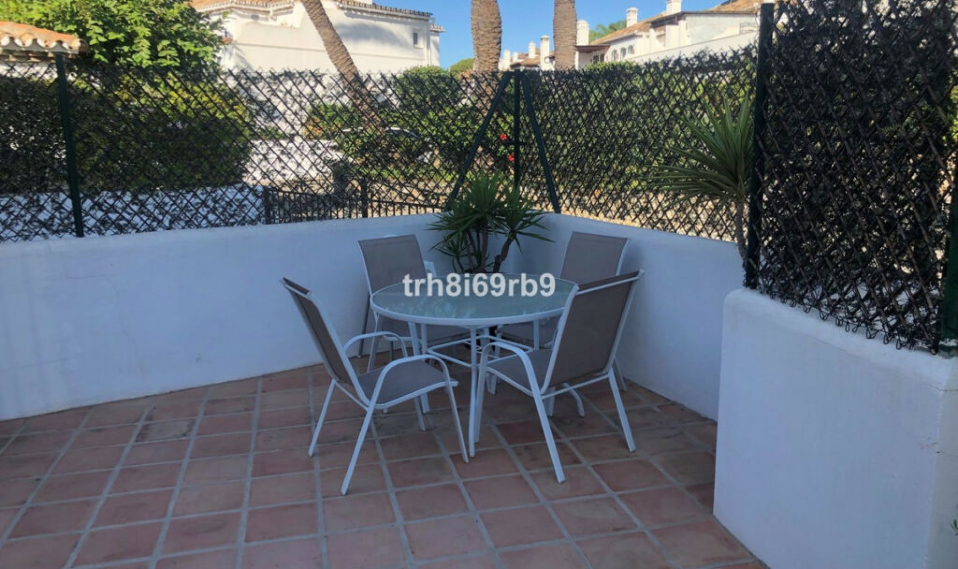 Resale - House -
Benamara