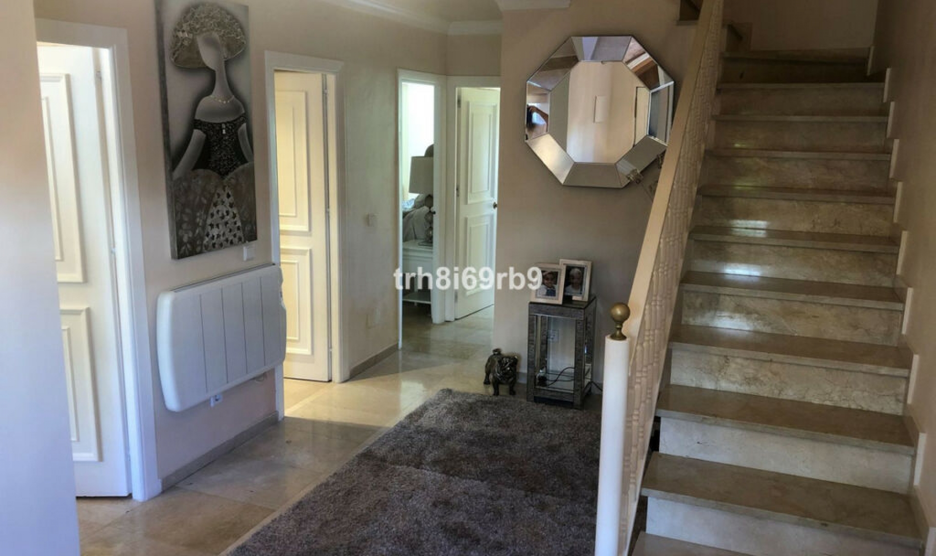 Resale - House -
Benamara