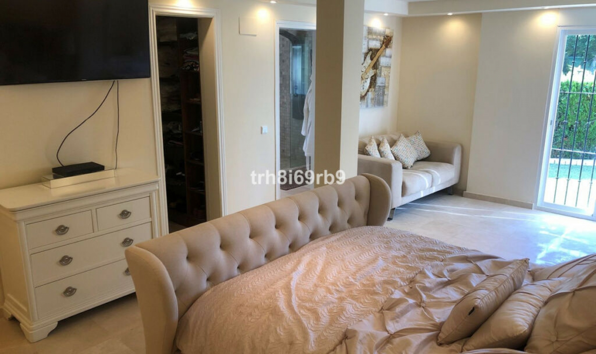 Resale - House -
Benamara