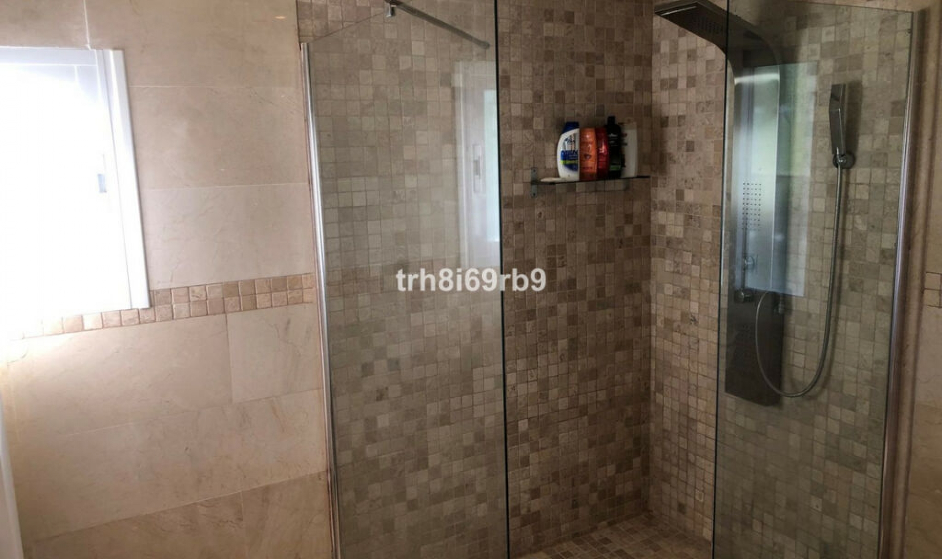 Resale - House -
Benamara