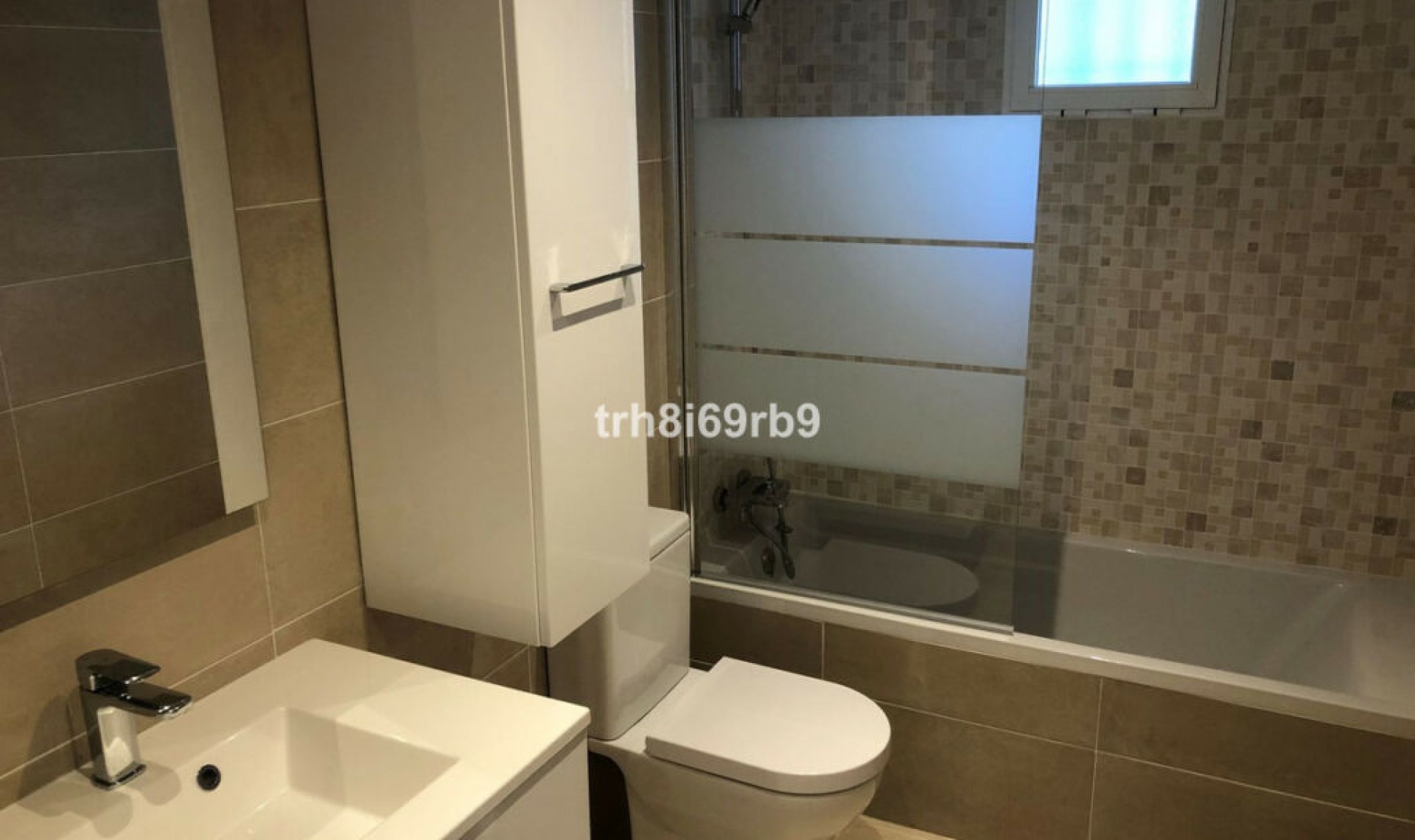 Resale - House -
Benamara