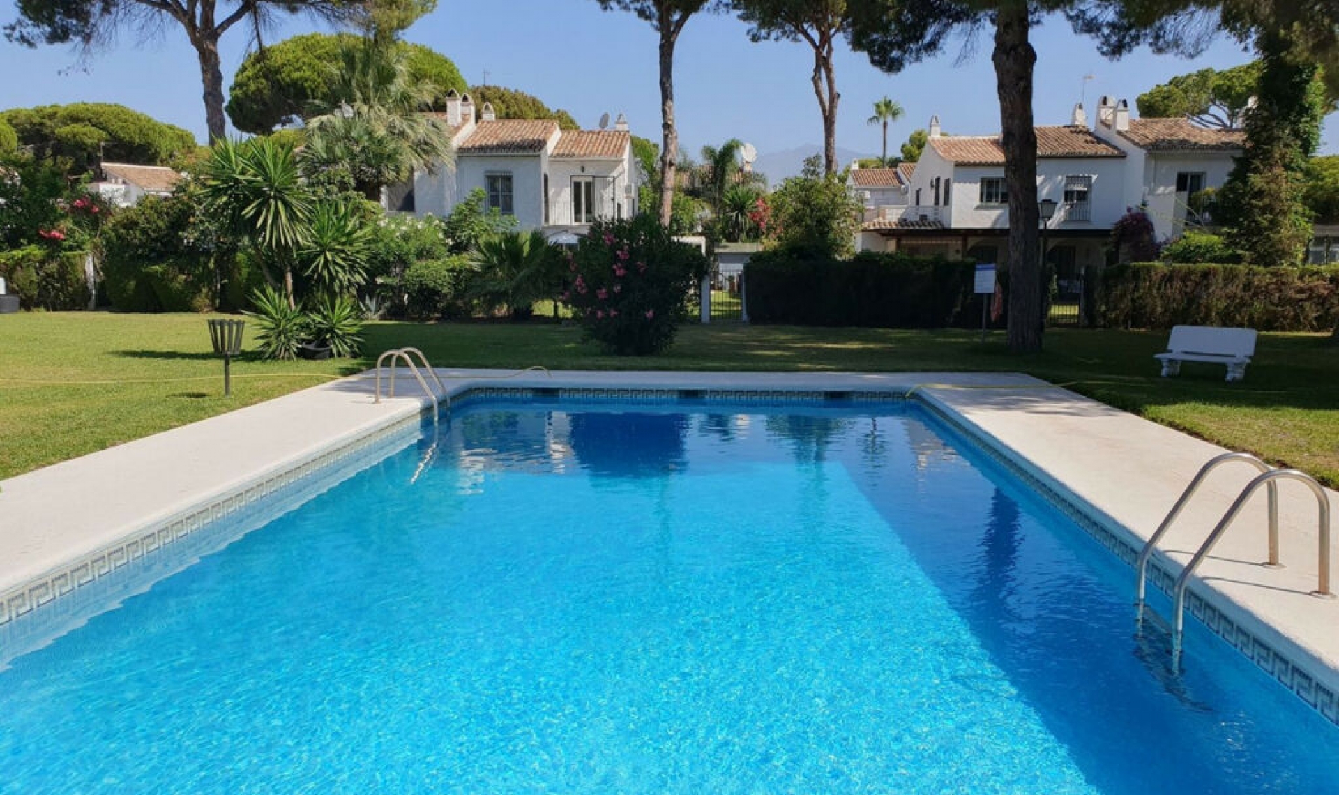 Resale - House -
Benamara