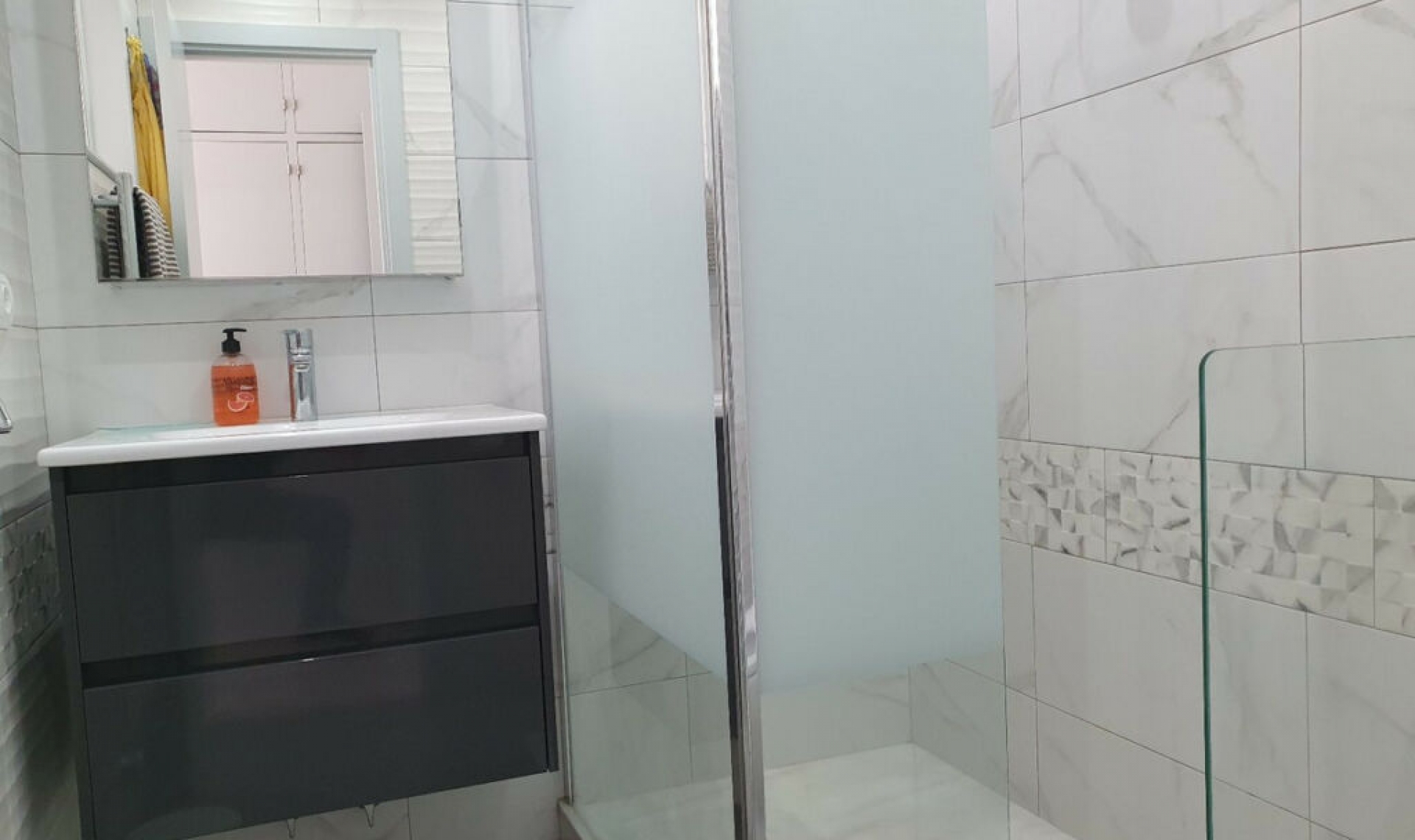 Resale - House -
Benamara
