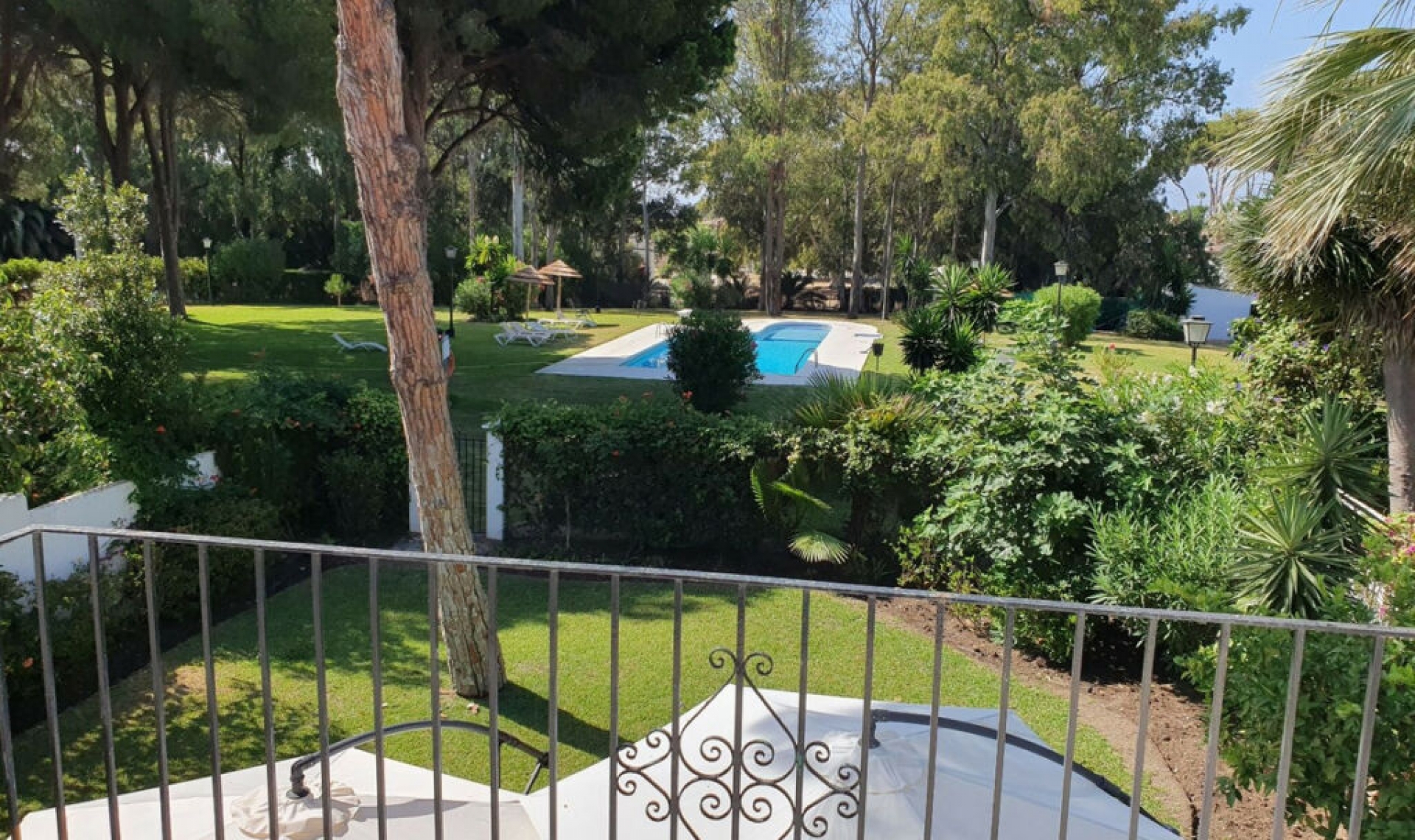 Resale - House -
Benamara