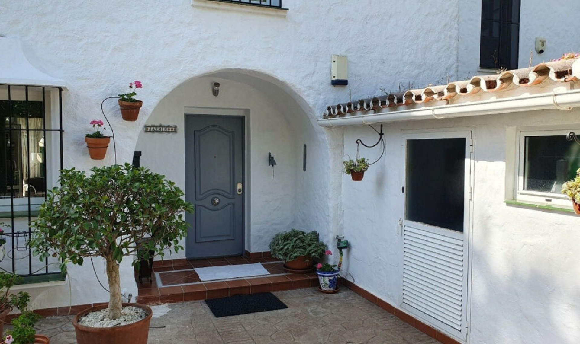 Resale - House -
Benamara