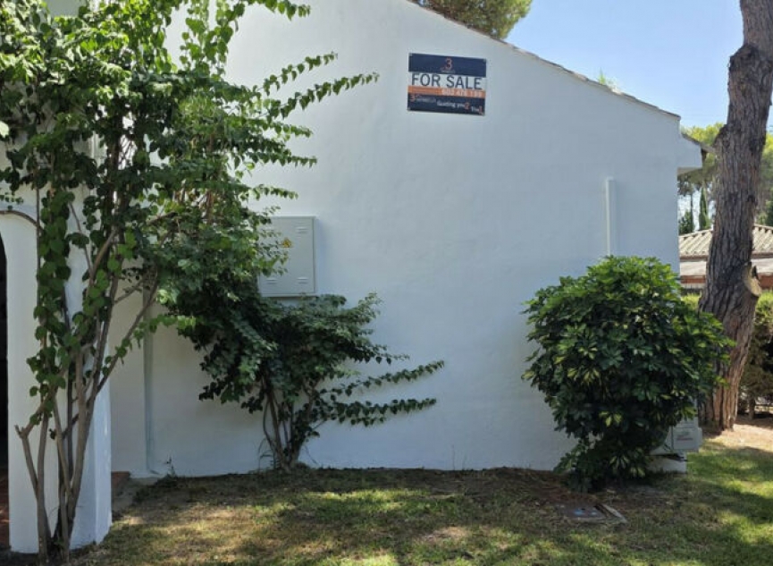 Resale - House -
Benamara