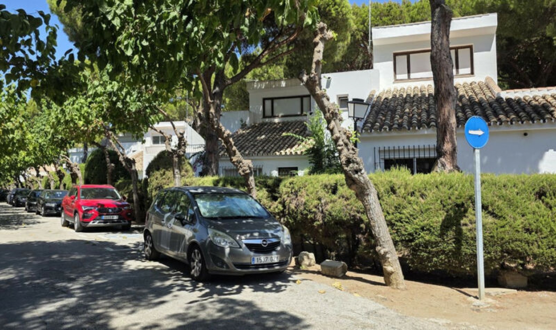 Resale - House -
Benamara