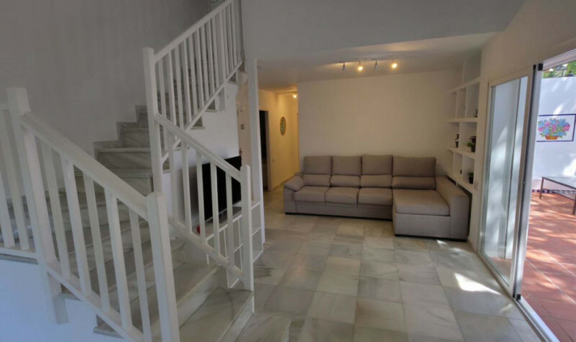 Resale - House -
Benamara