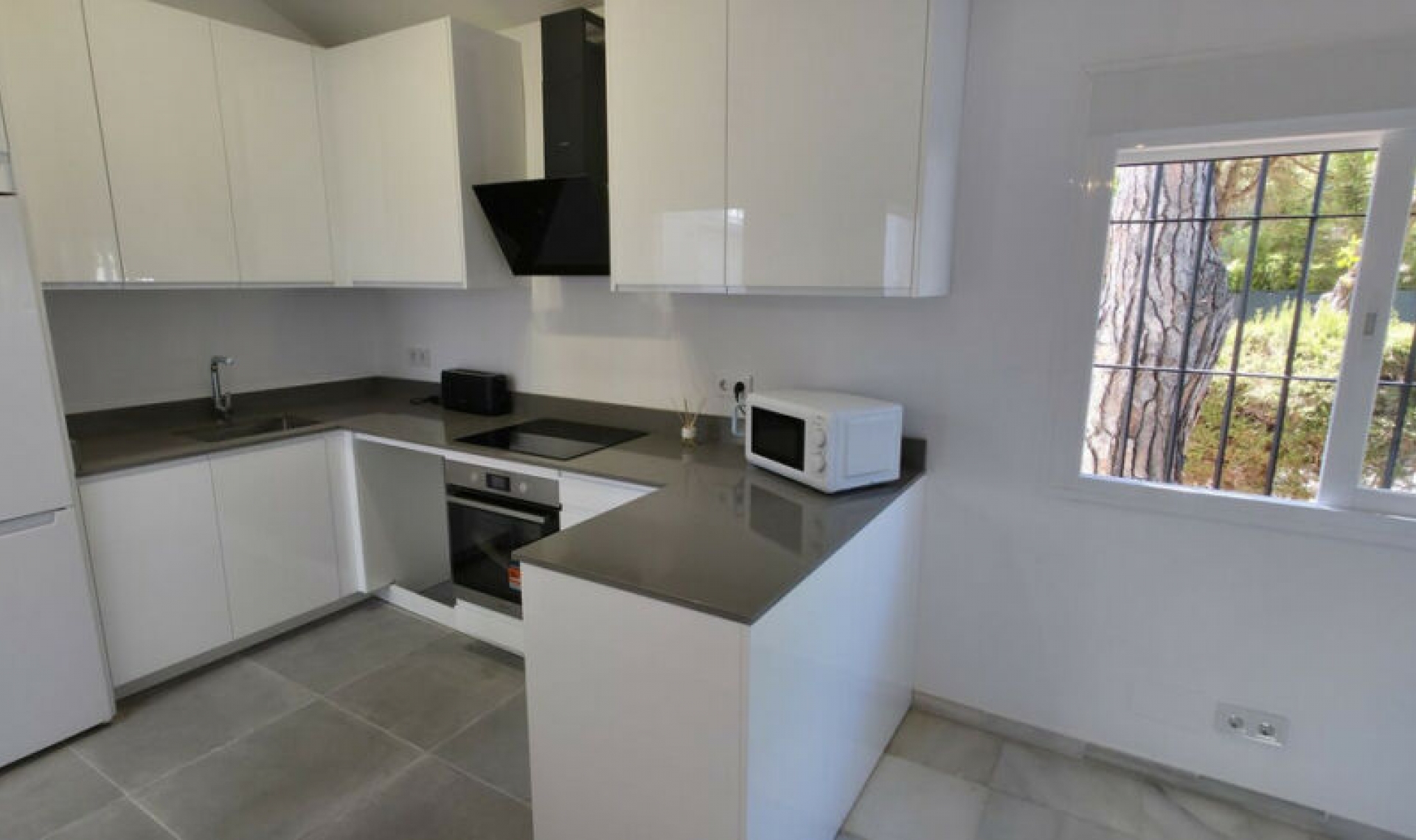 Resale - House -
Benamara