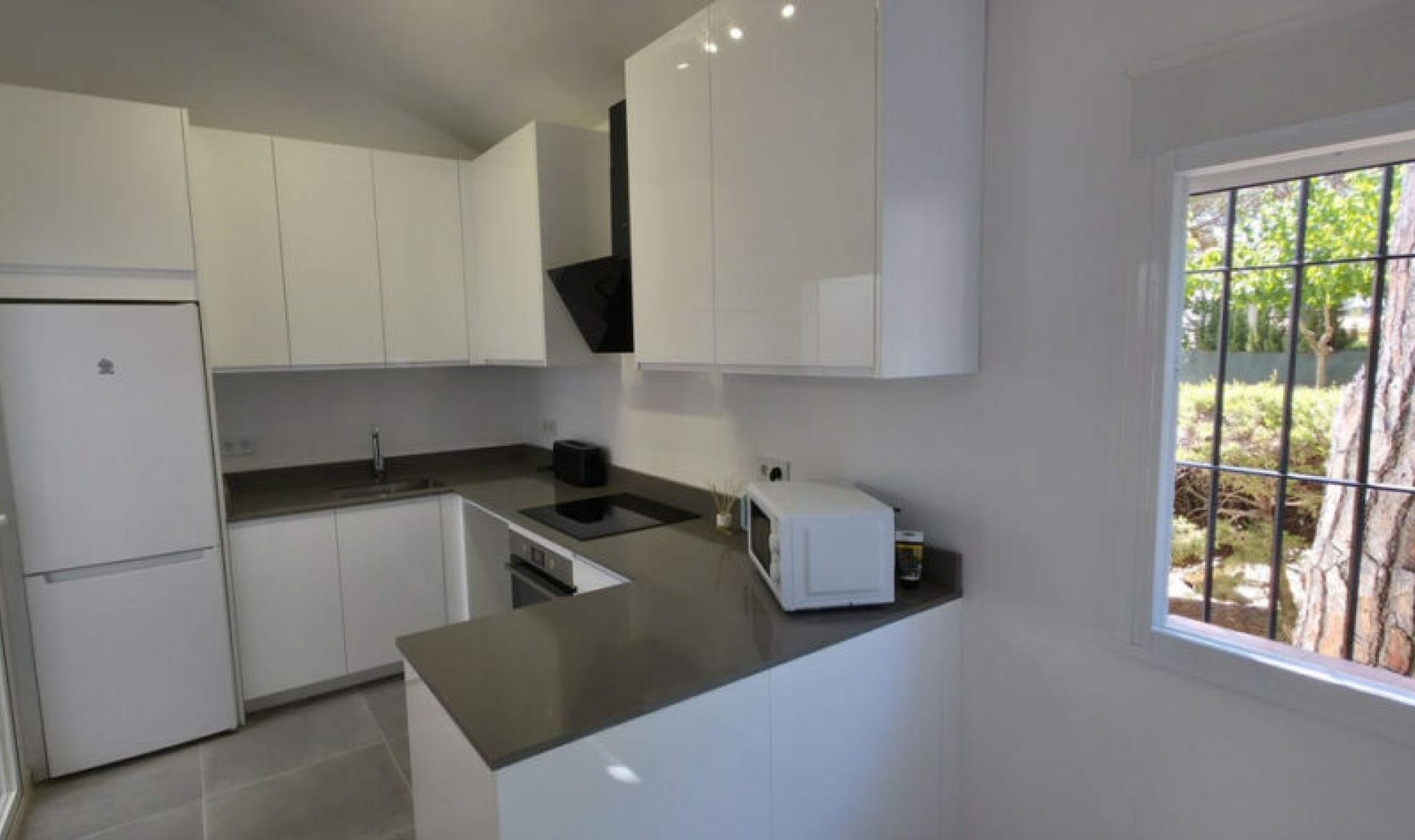 Resale - House -
Benamara