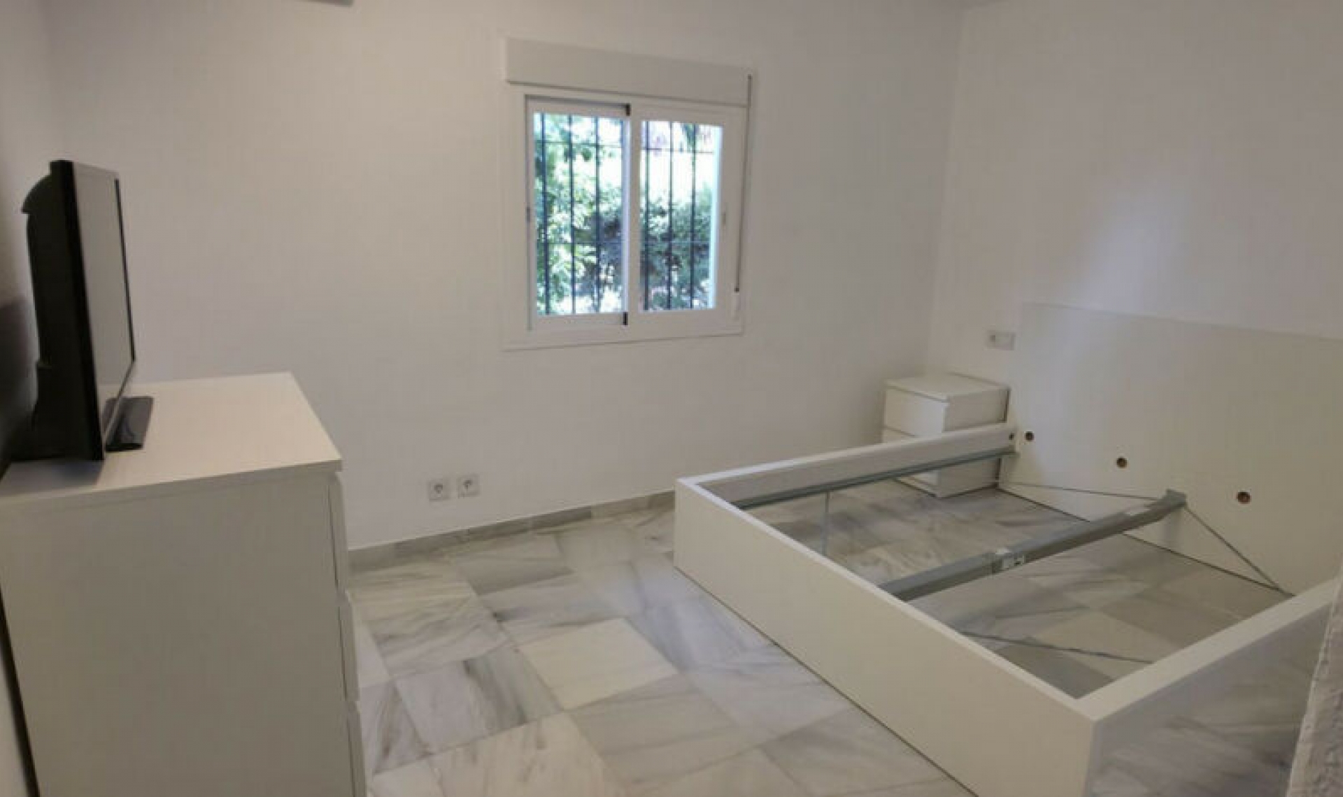 Resale - House -
Benamara
