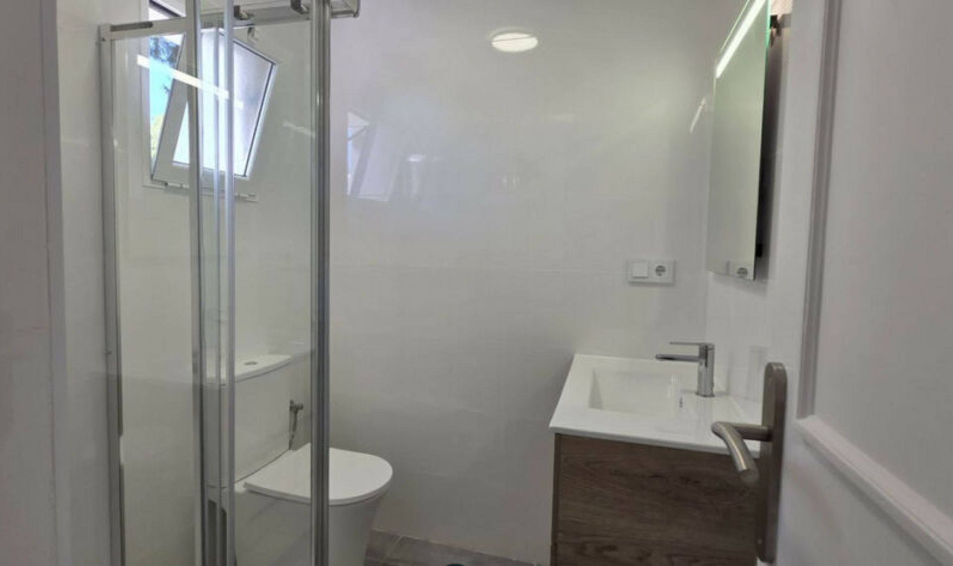 Resale - House -
Benamara