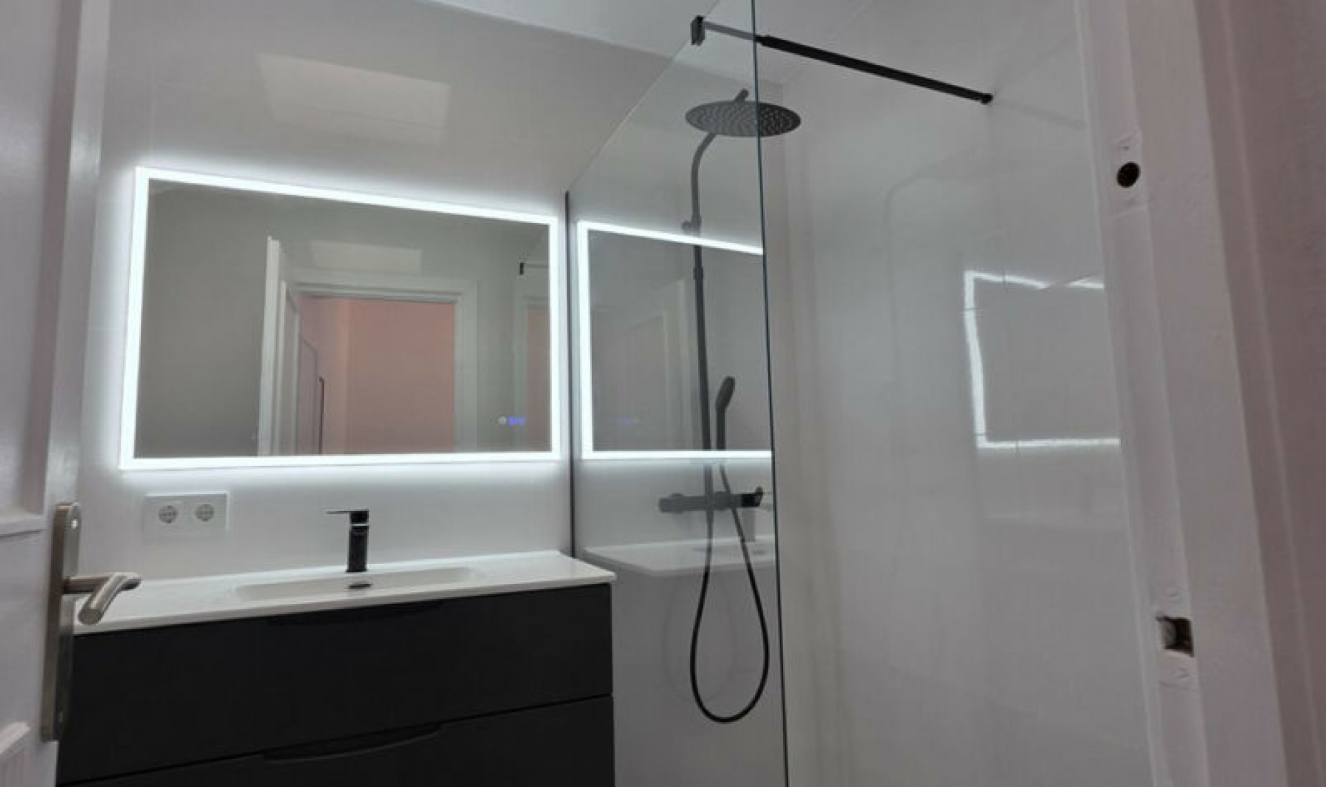 Resale - House -
Benamara