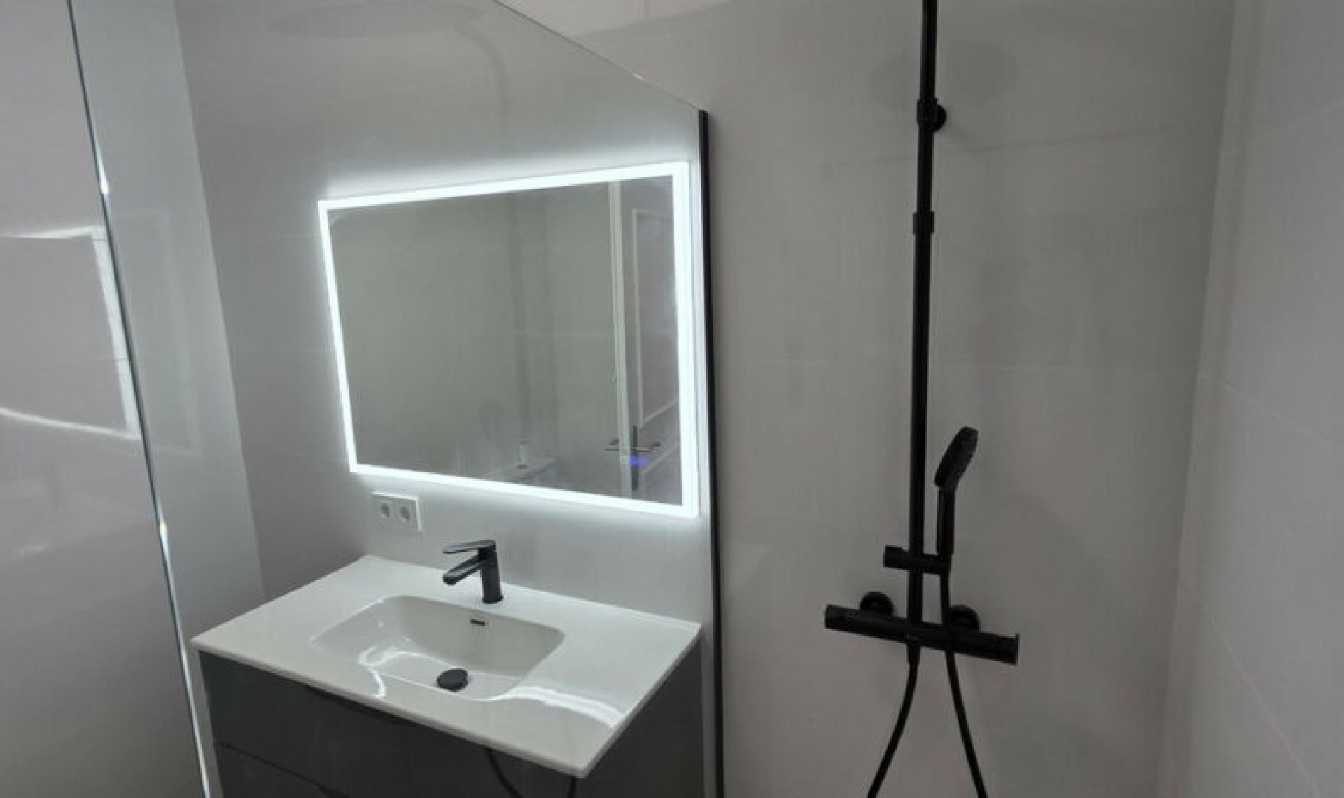 Resale - House -
Benamara