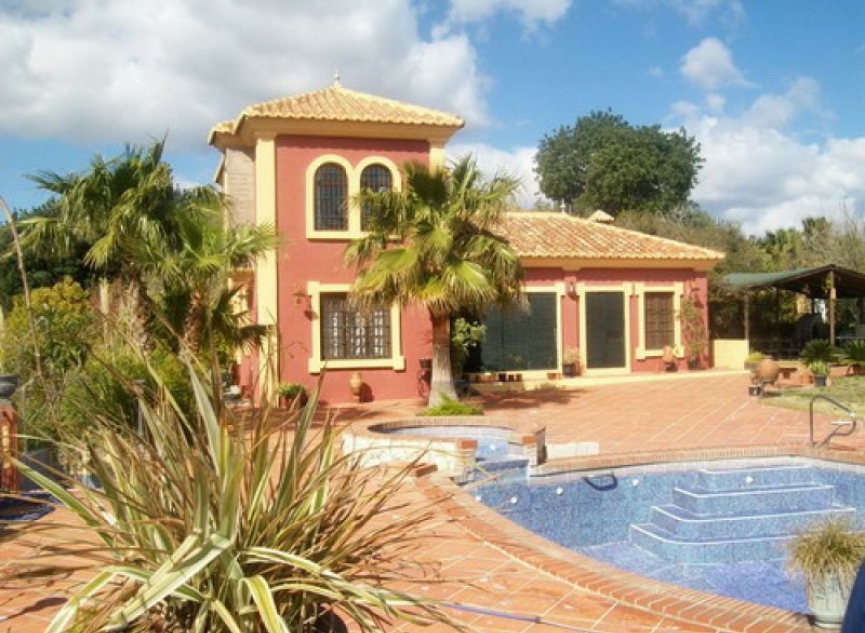 Resale - House -
Benamocarra