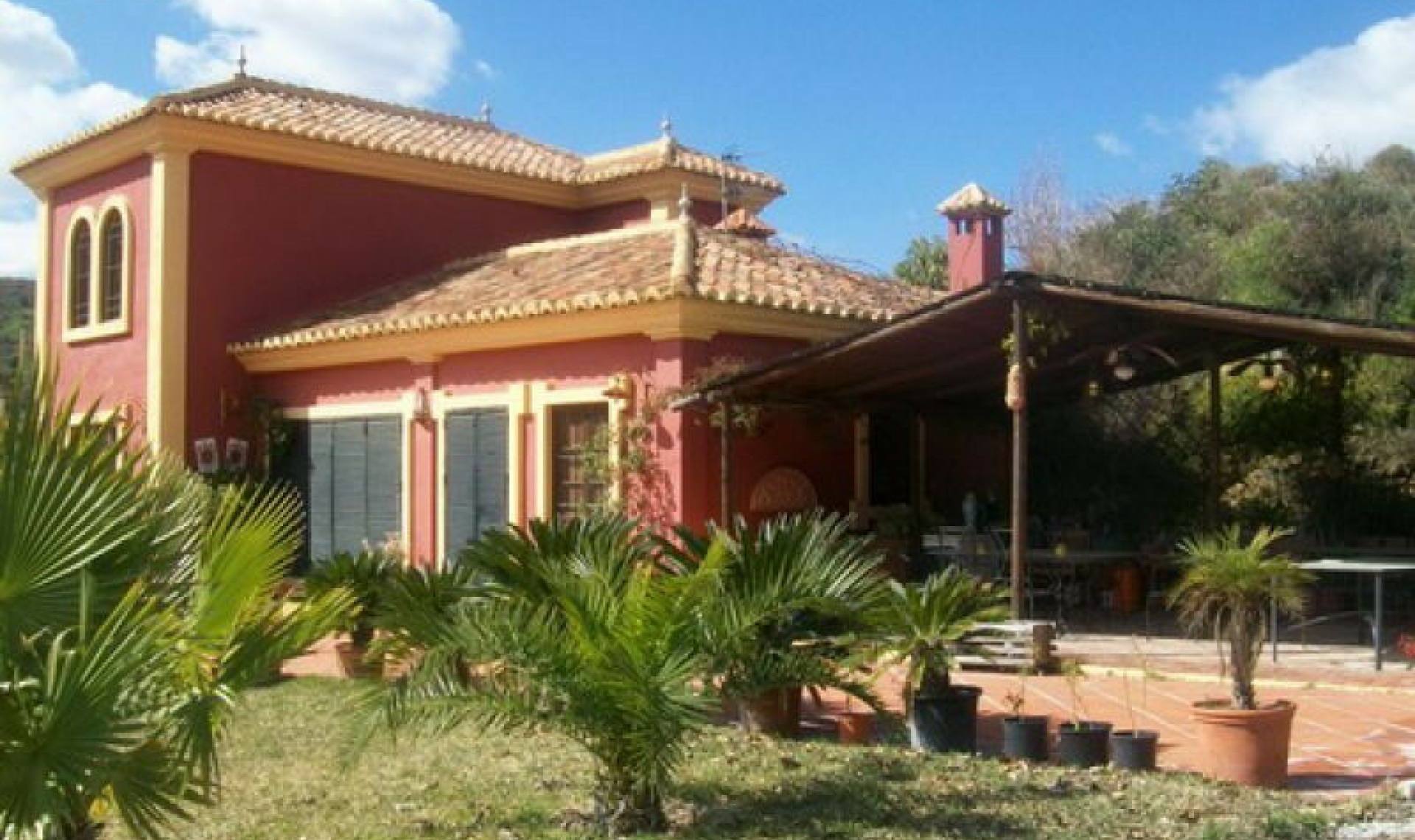 Resale - House -
Benamocarra