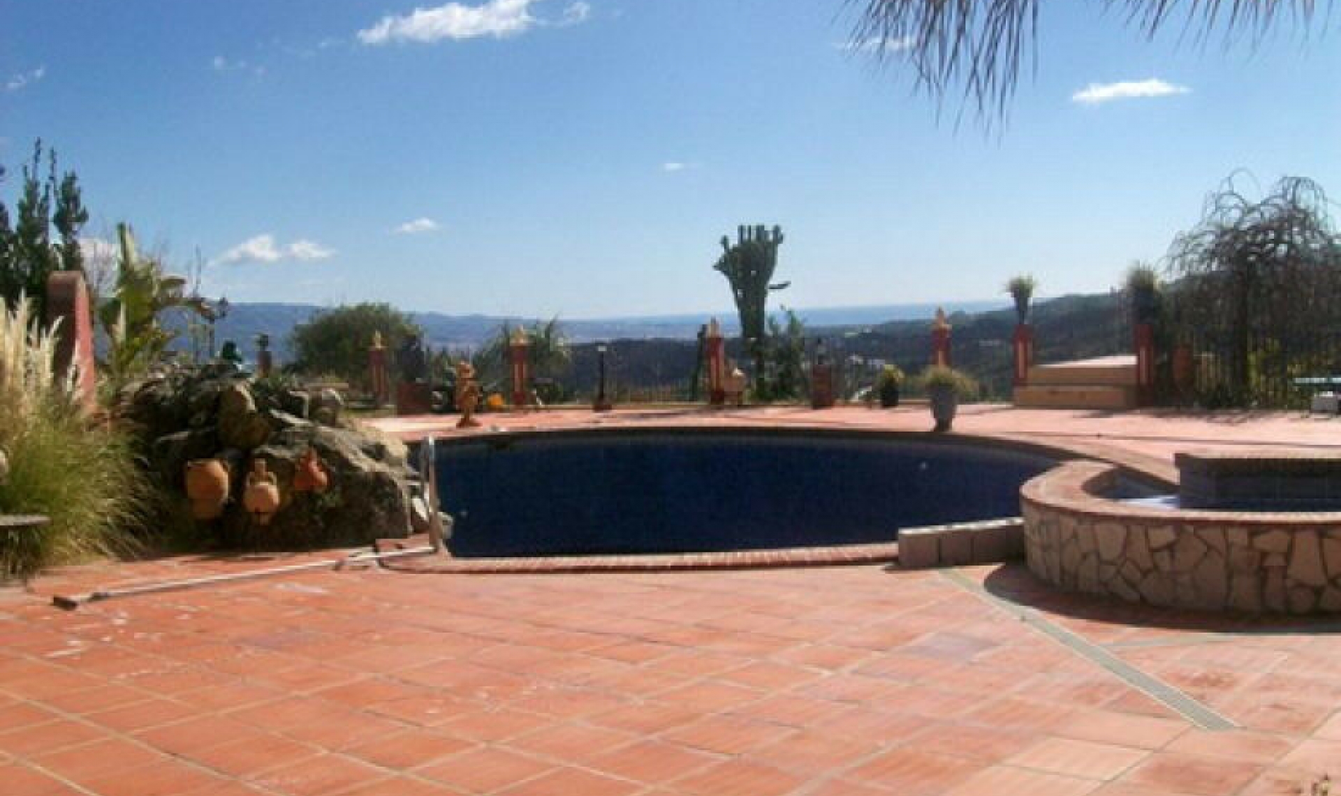 Resale - House -
Benamocarra