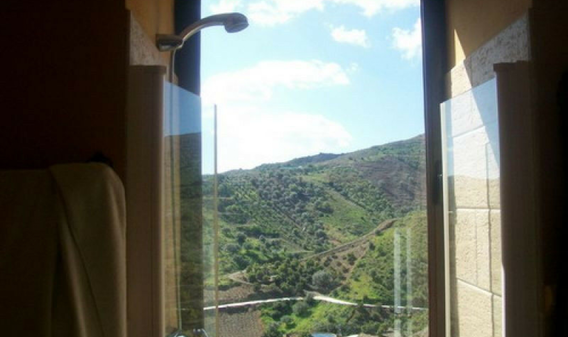 Resale - House -
Benamocarra