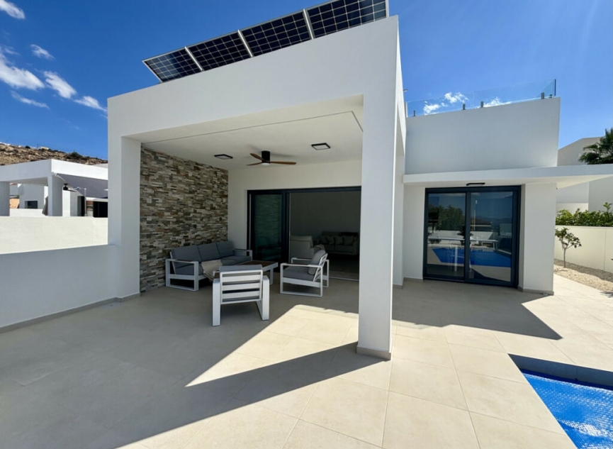 Resale - House -
Benijofar