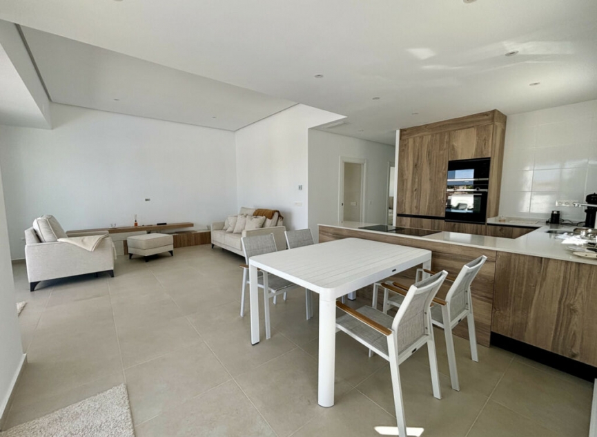 Resale - House -
Benijofar