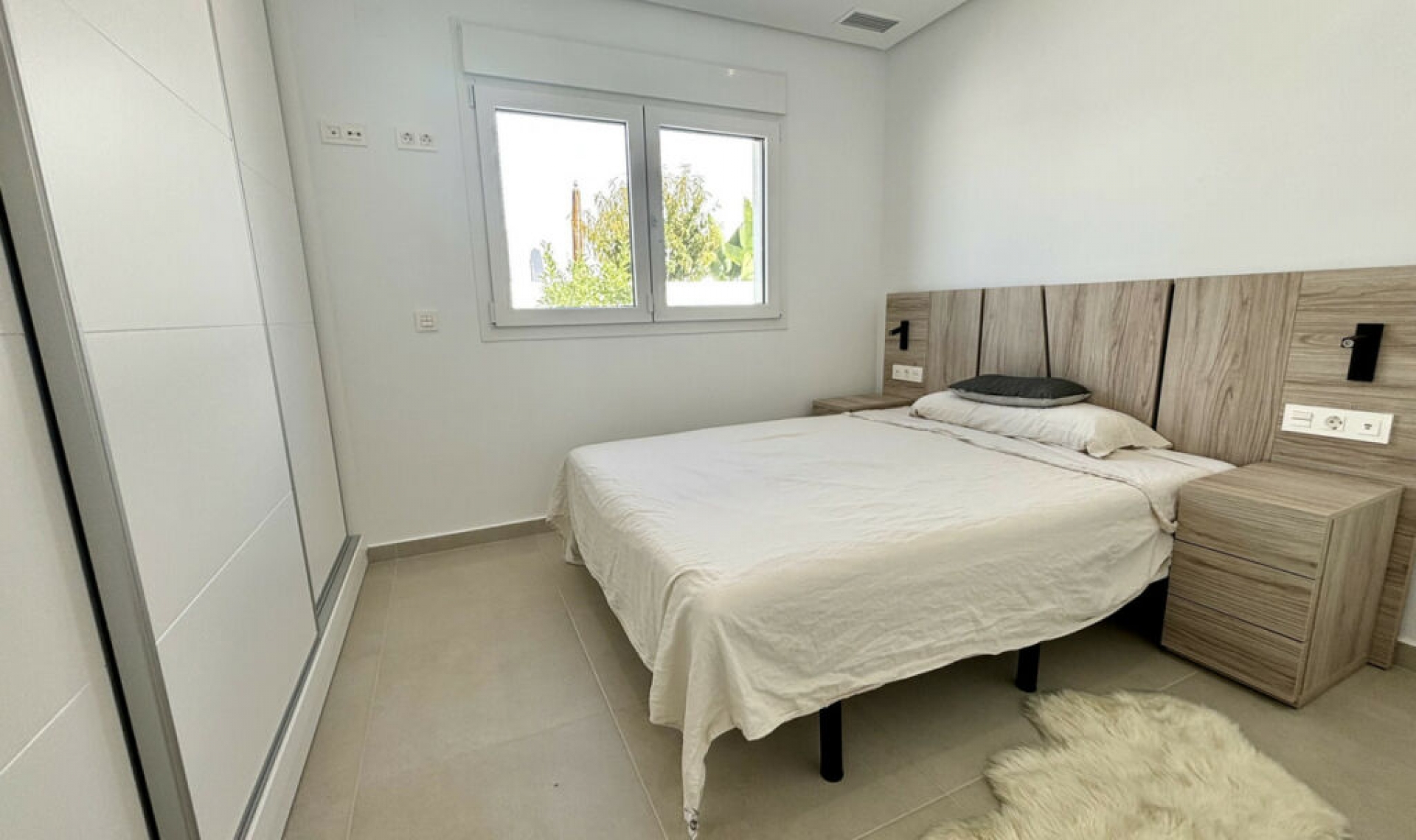 Resale - House -
Benijofar