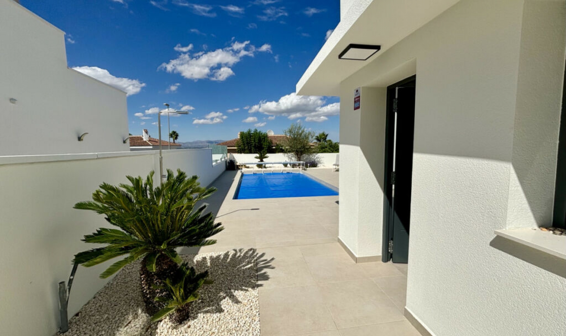 Resale - House -
Benijofar