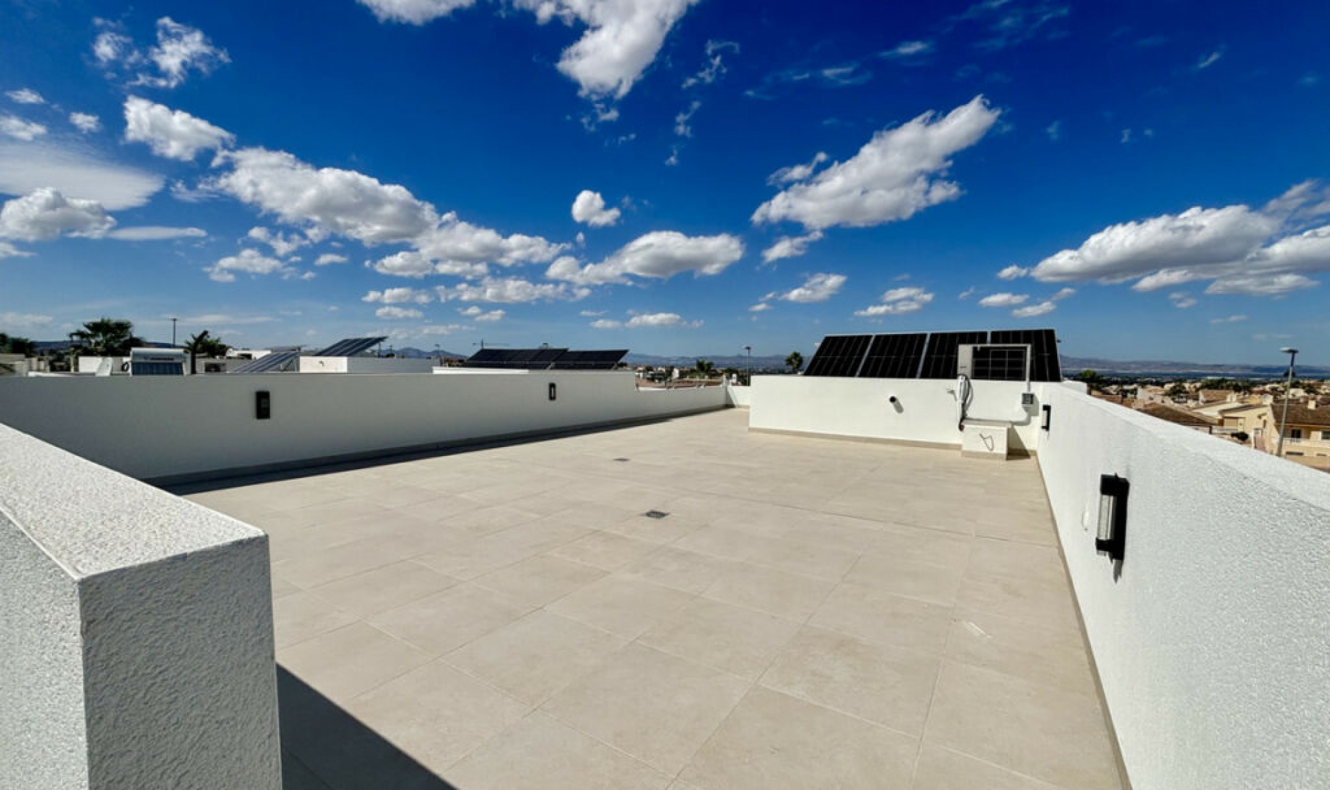 Resale - House -
Benijofar