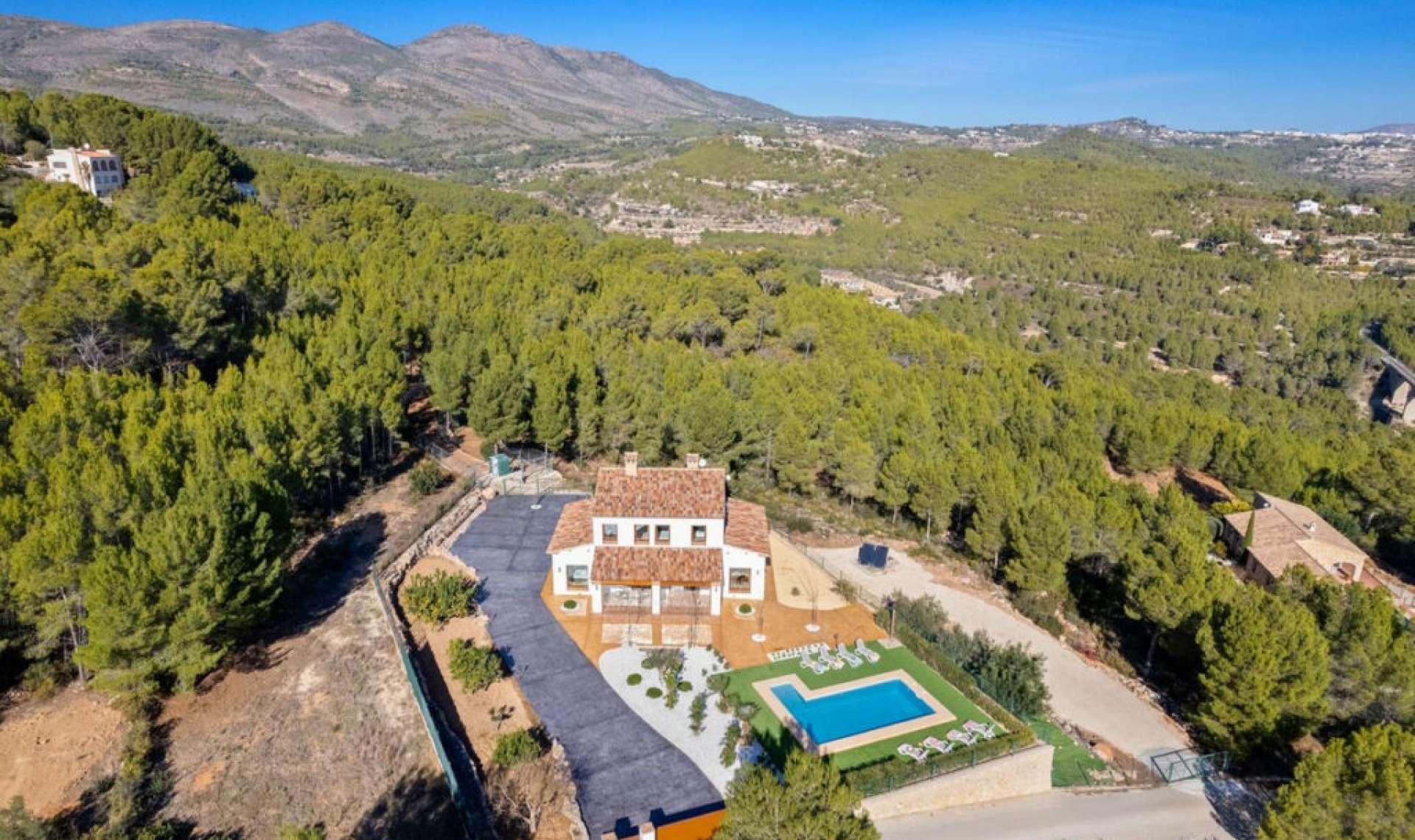 Resale - House -
Benissa