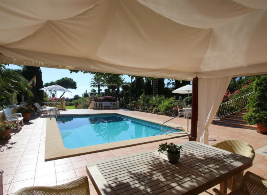 Resale - House -
Benissa