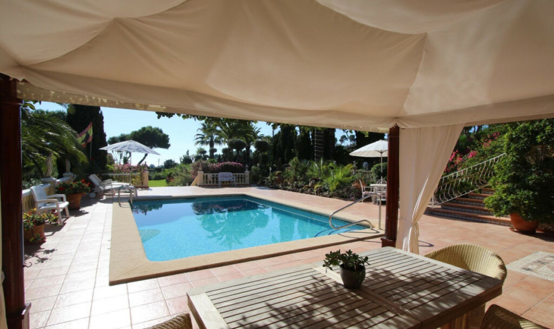 Resale - House -
Benissa