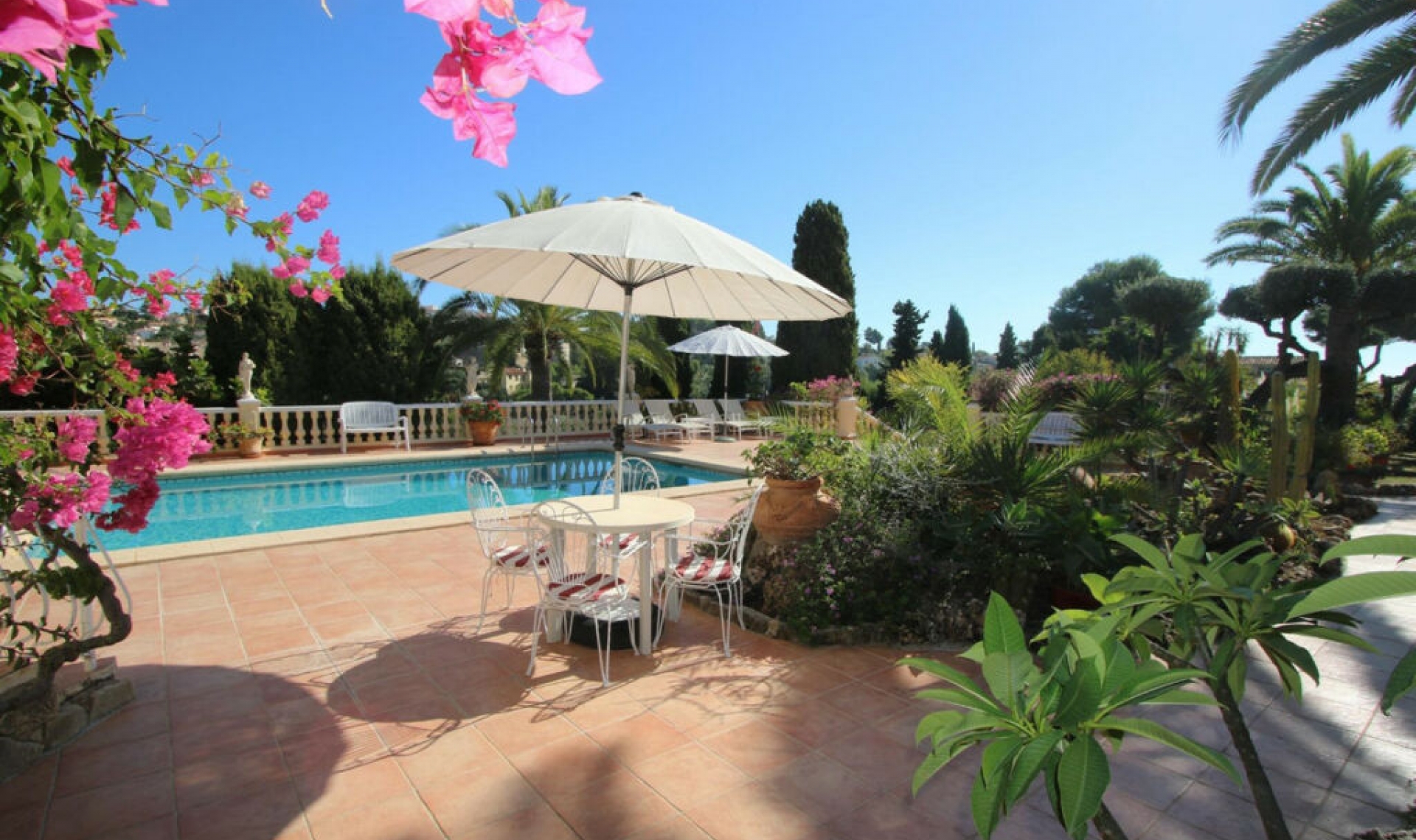 Resale - House -
Benissa