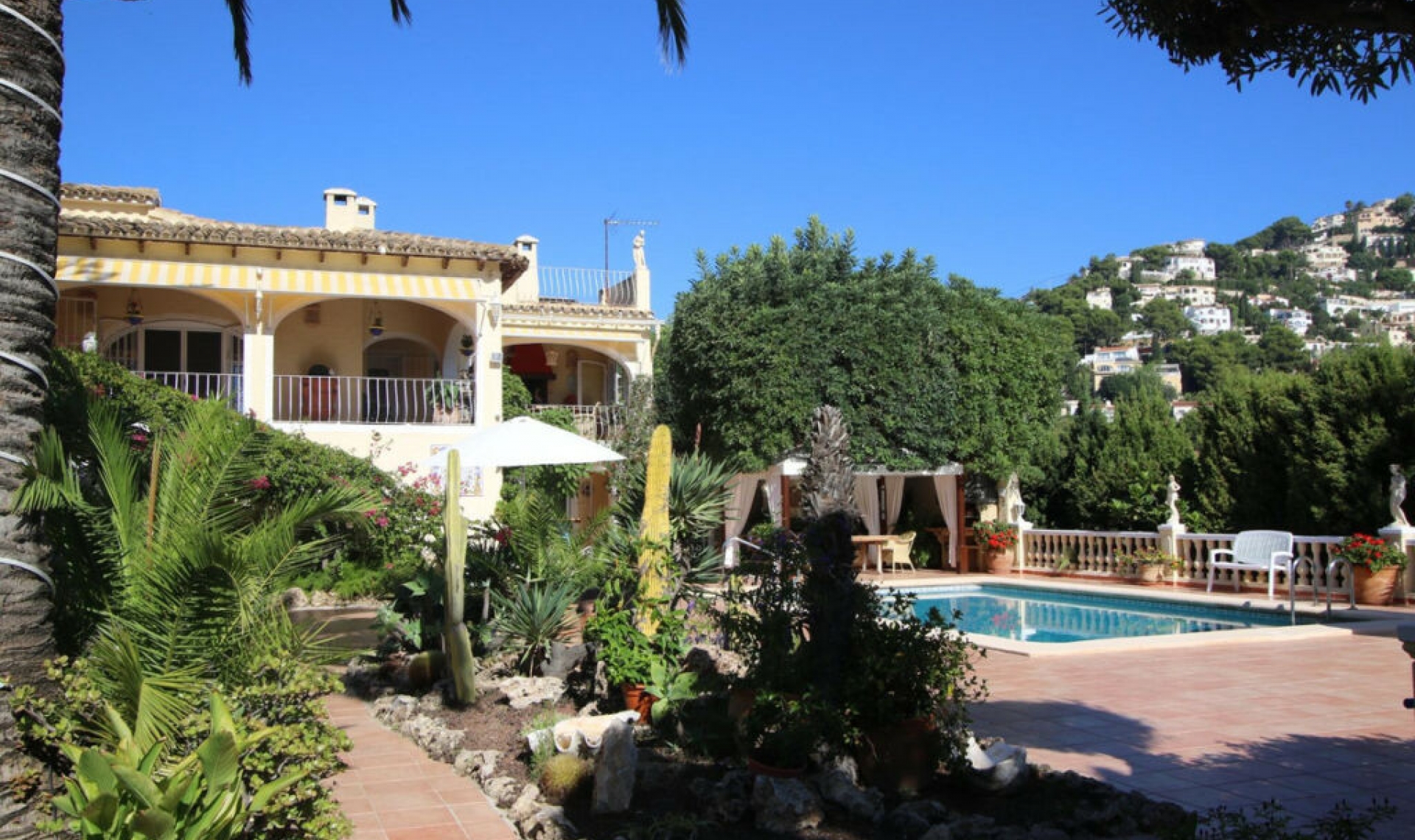 Resale - House -
Benissa