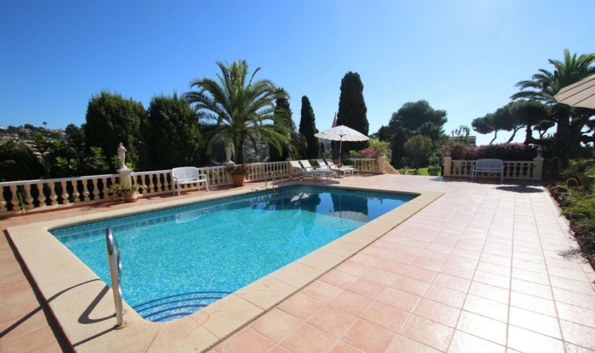 Resale - House -
Benissa