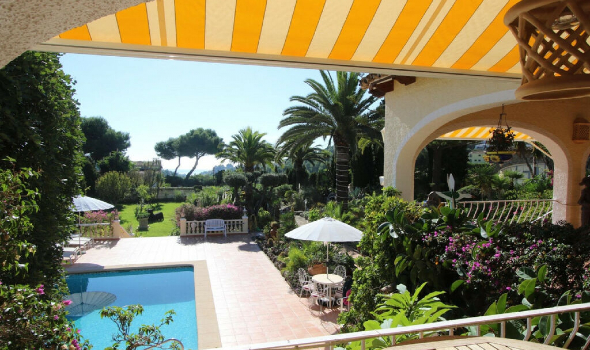 Resale - House -
Benissa