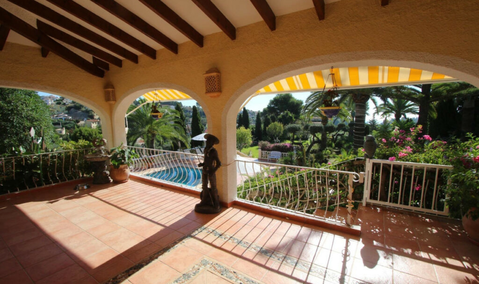 Resale - House -
Benissa