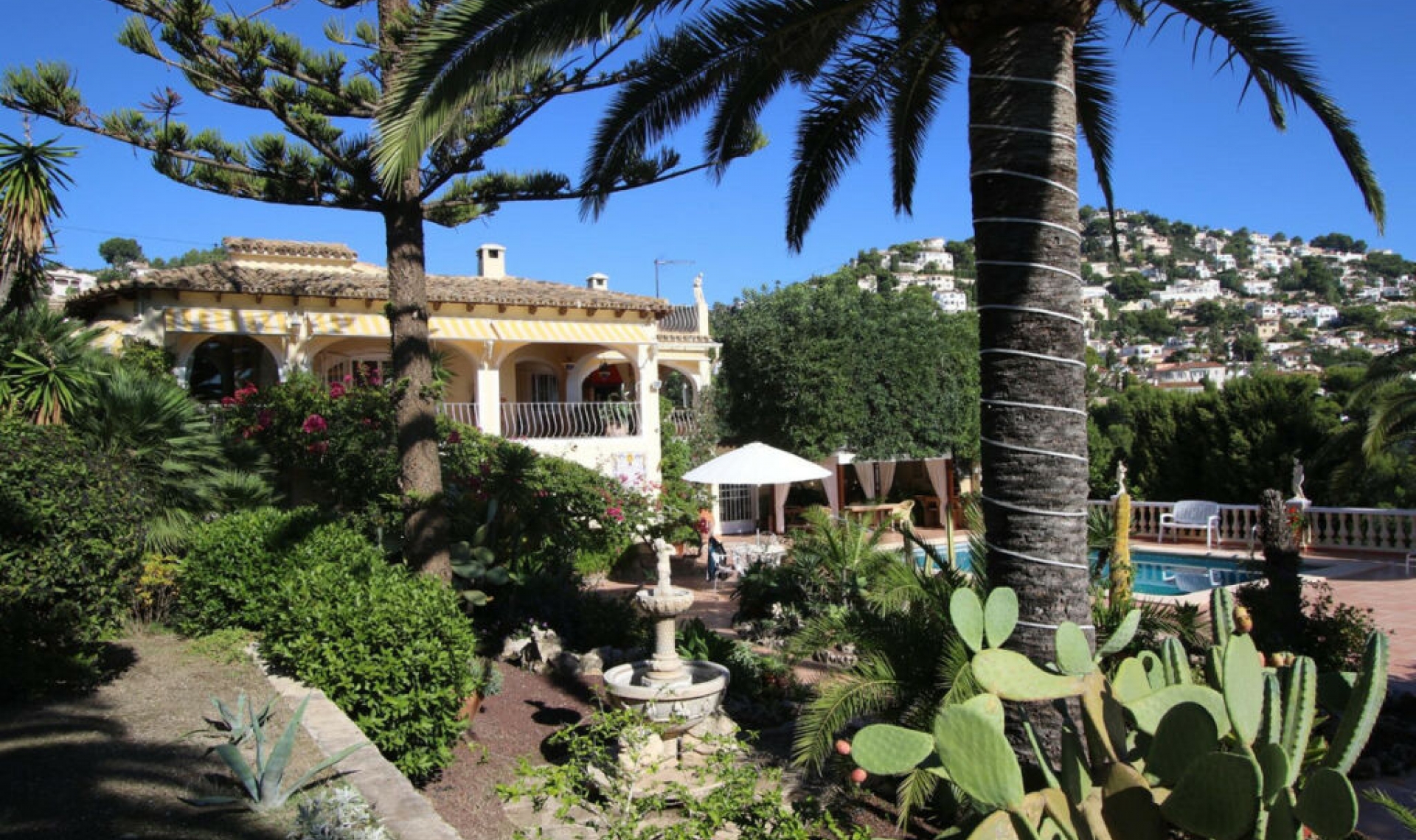 Resale - House -
Benissa