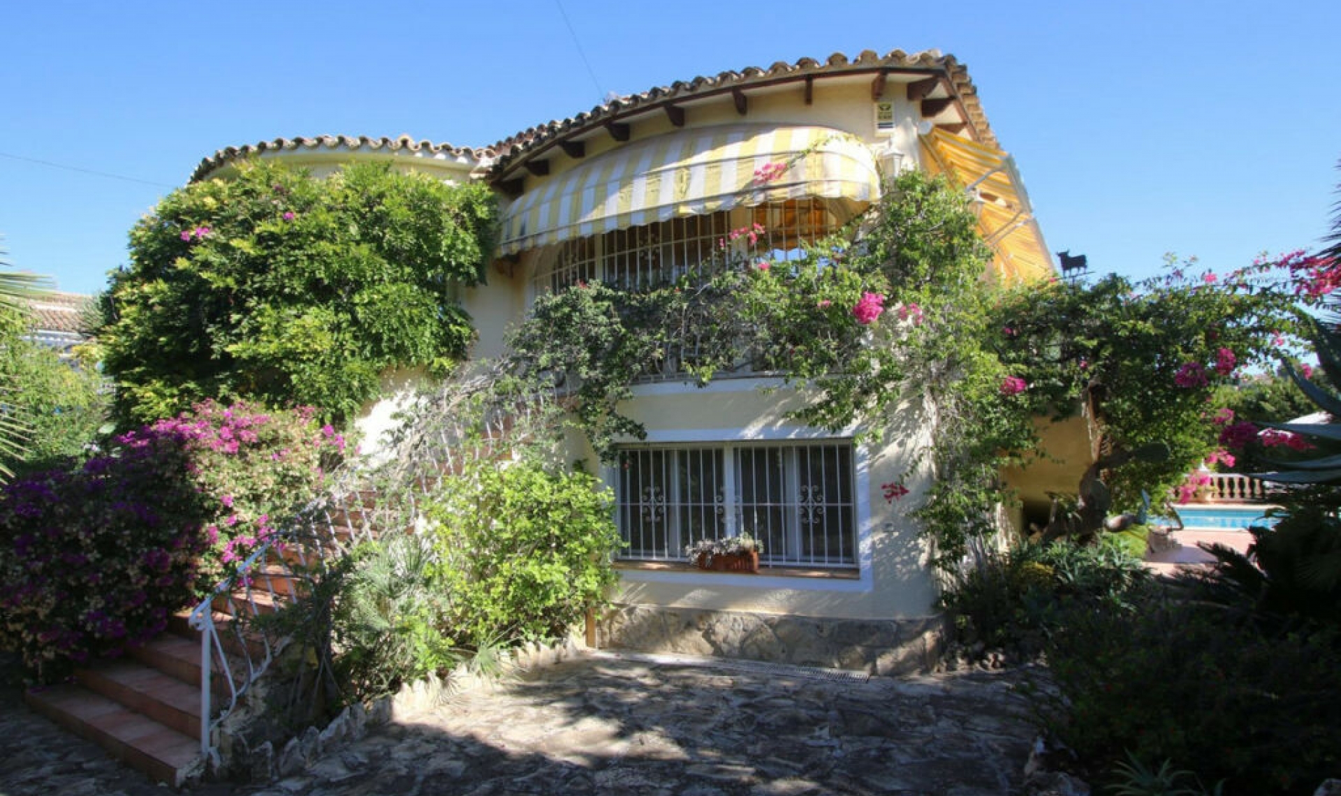 Resale - House -
Benissa