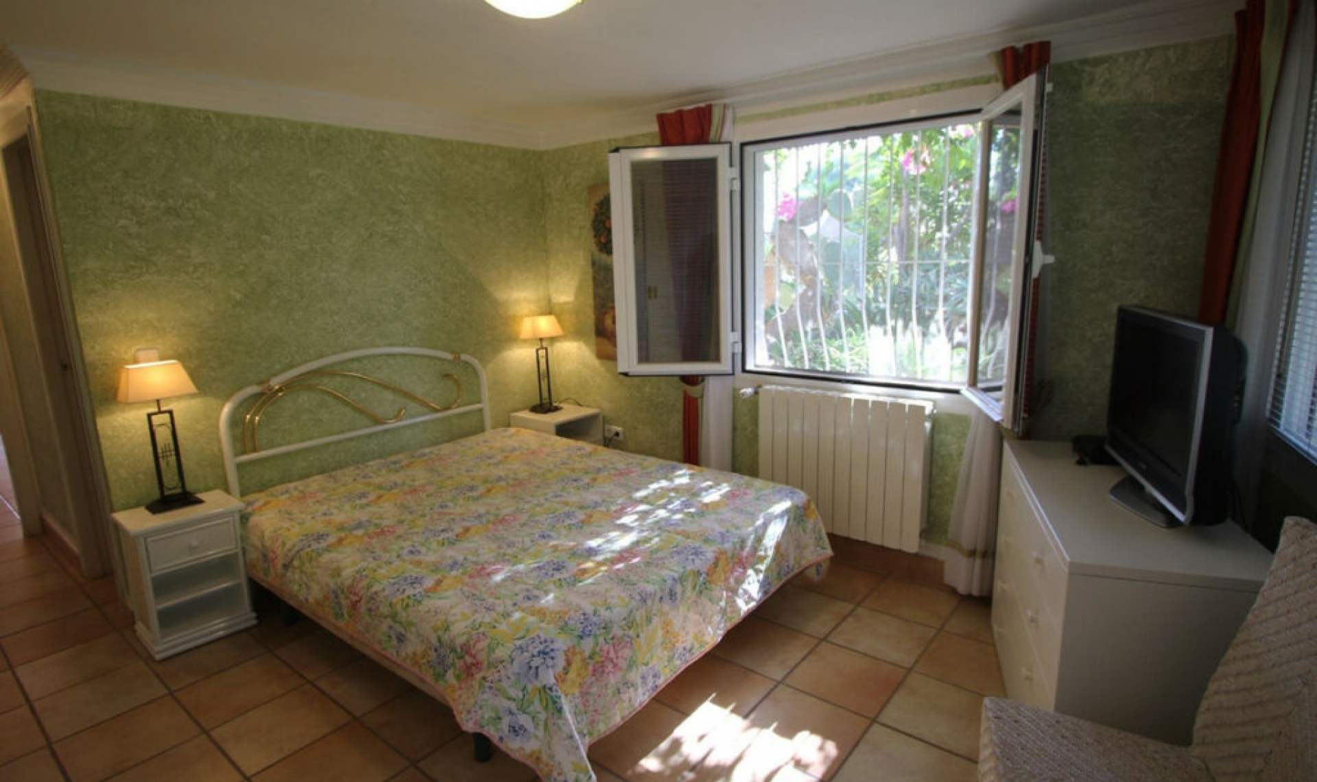 Resale - House -
Benissa