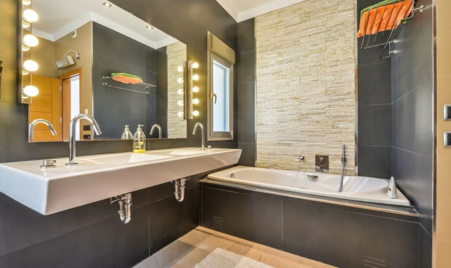 Resale - House -
Benissa