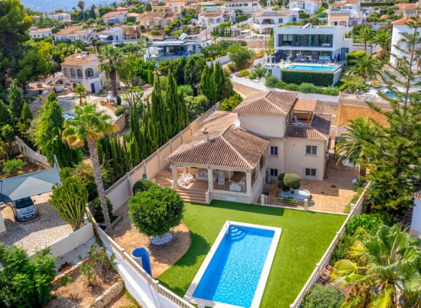Resale - House -
Benissa