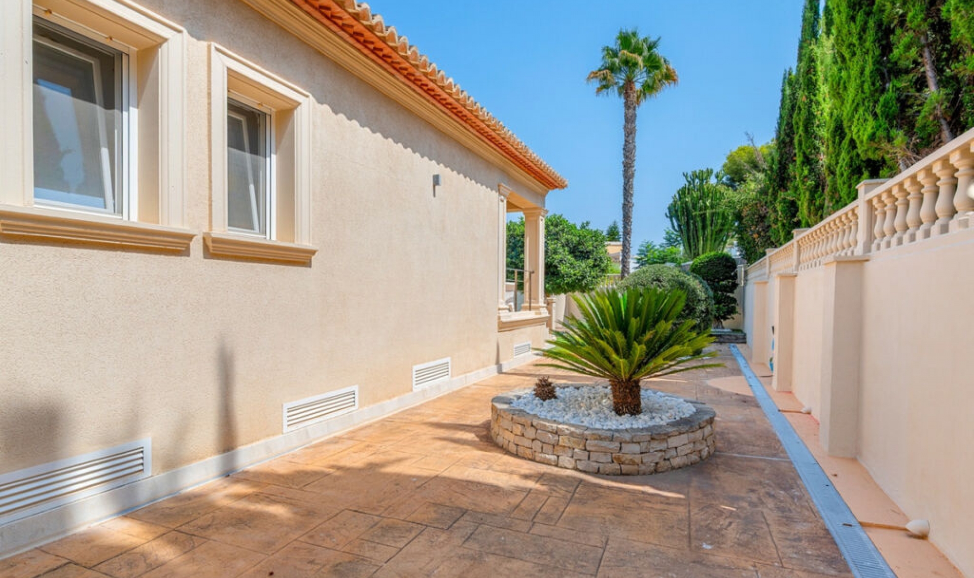 Resale - House -
Benissa