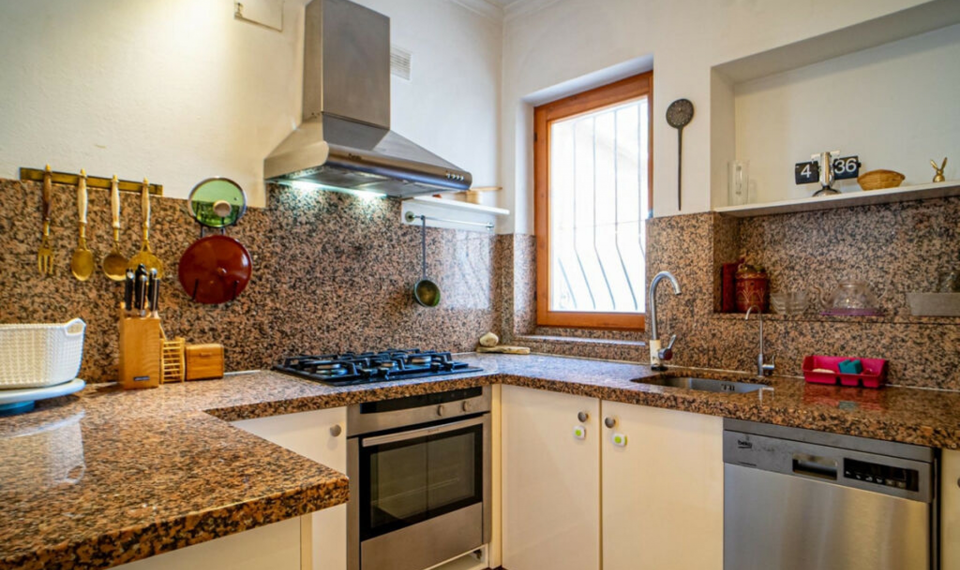 Resale - House -
Benissa