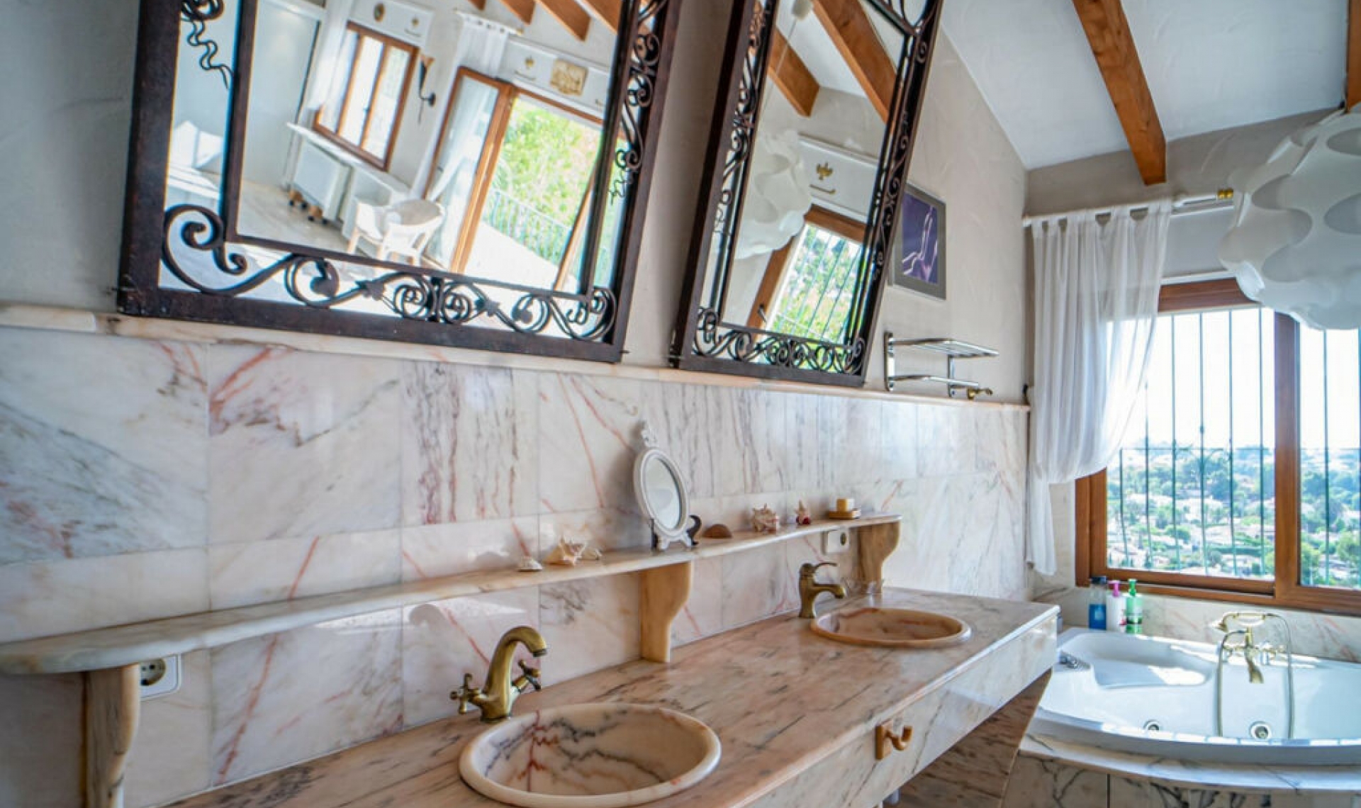 Resale - House -
Benissa