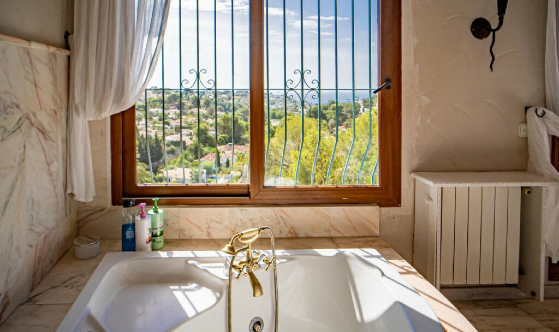 Resale - House -
Benissa